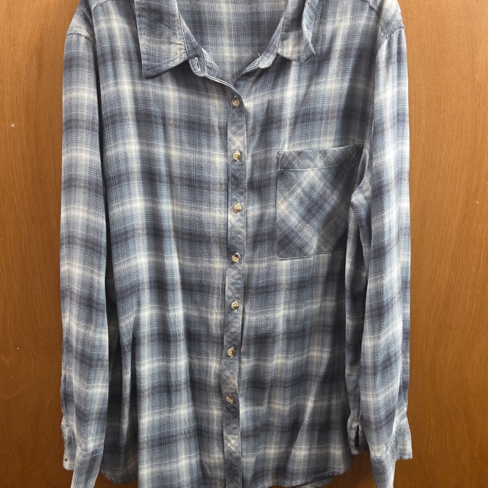 Arizona Jean Company Blue Plaid Button-Up Shirt